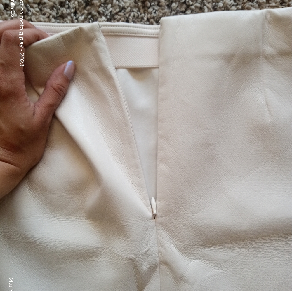 Aritzia Wilfred Classic Mini Skirt Faux Leather Birch Size Medium 8 - Picture 6 of 10